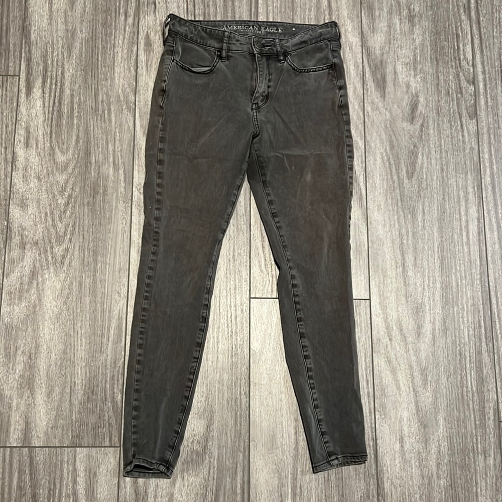 American Eagle size 2 SHORT